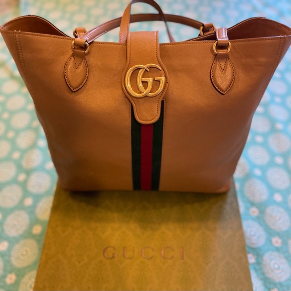 Gucci Handbags - Gucci Dahlia Tote leather brown small